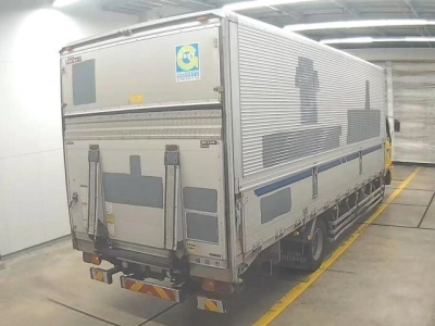 MITSUBISHI FUSO FIGHTER