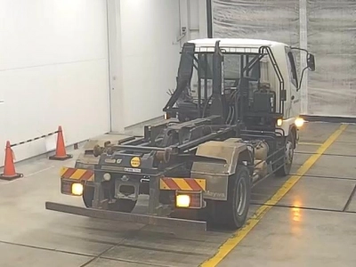 MITSUBISHI FUSO FIGHTER