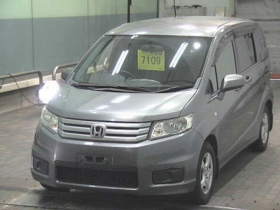 HONDA FREED SPIKE