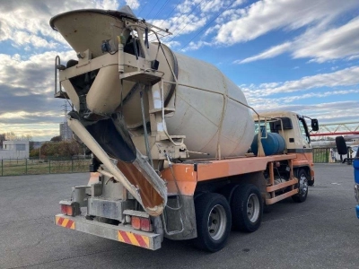 MITSUBISHI FUSO FIGHTER