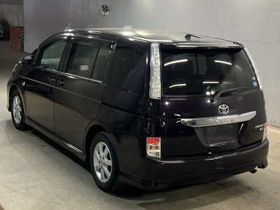 TOYOTA ISIS