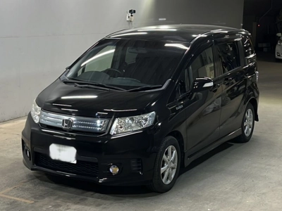 HONDA FREED SPIKE HYBRID
