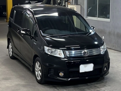 HONDA FREED SPIKE HYBRID
