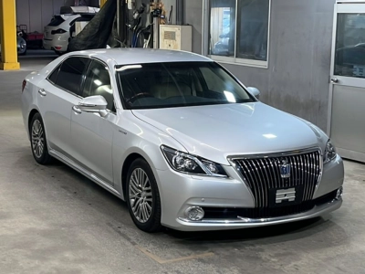 TOYOTA CROWN MAJESTA