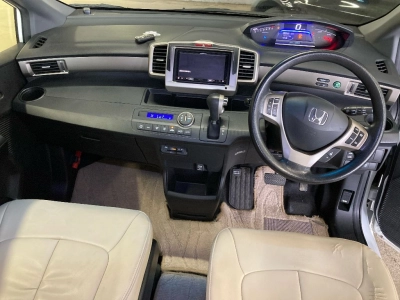 HONDA FREED SPIKE HYBRID