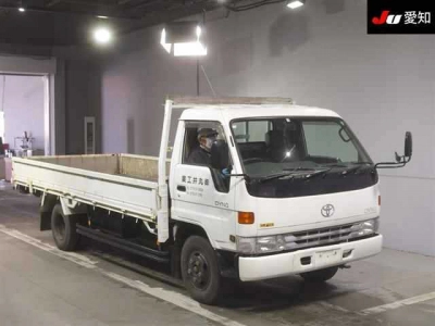 TOYOTA DYNA TRUCK