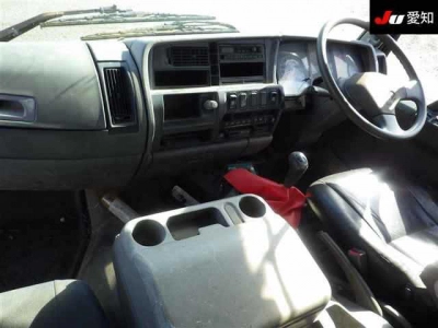 MITSUBISHI FUSO FIGHTER