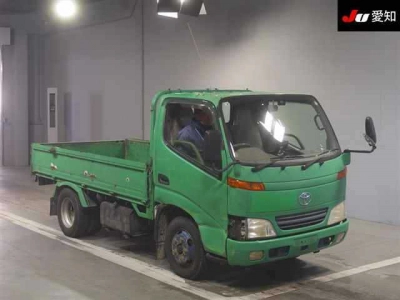 TOYOTA DYNA TRUCK