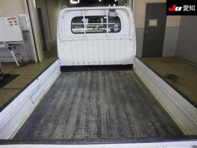 NISSAN CLIPPER TRUCK