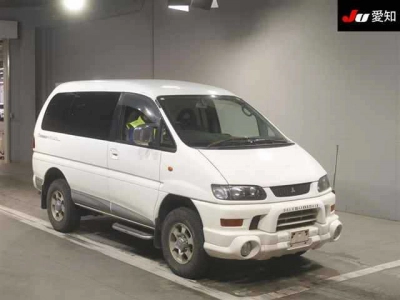 MITSUBISHI DELICA SPACE GEAR