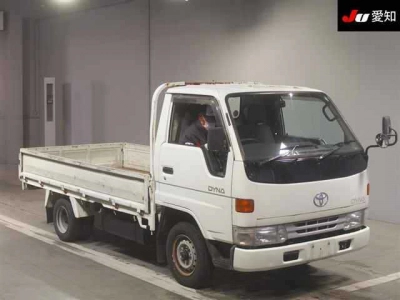 TOYOTA DYNA TRUCK