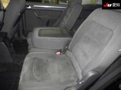 VOLKSWAGEN GOLF TOURAN