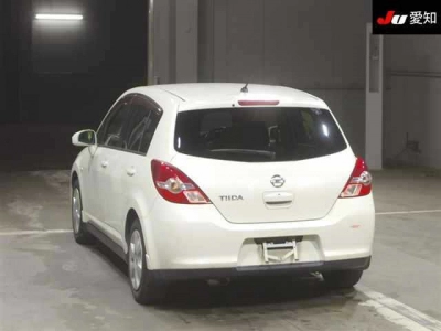 NISSAN TIIDA