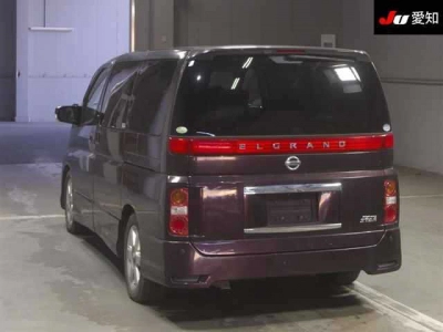 NISSAN ELGRAND