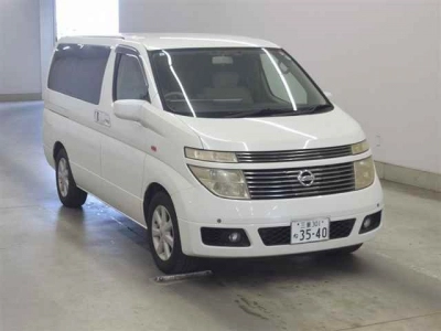 NISSAN ELGRAND