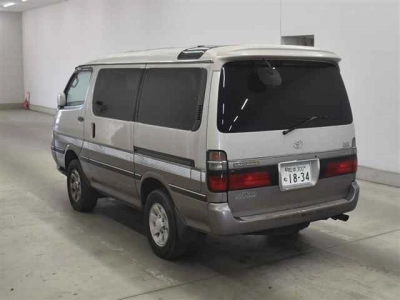 TOYOTA HIACE WAGON