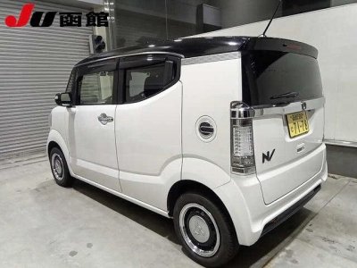 HONDA N-BOX SLASH