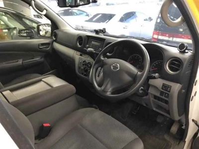 NISSAN NV350 CARAVAN WAGON