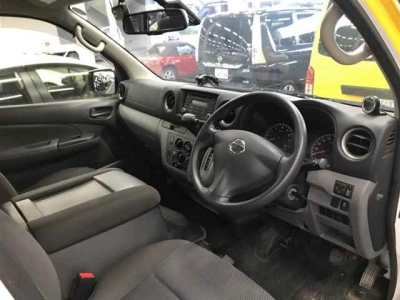 NISSAN NV350 CARAVAN WAGON
