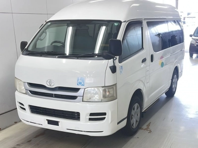 TOYOTA HIACE VAN