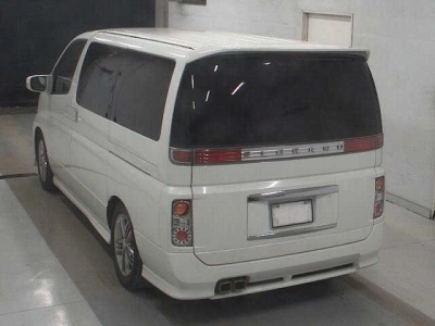 NISSAN ELGRAND