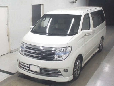 NISSAN ELGRAND