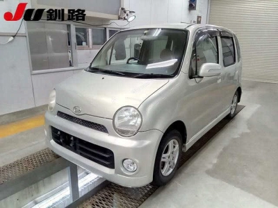 DAIHATSU MOVE LATTE