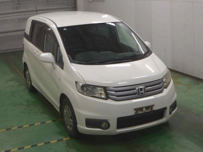 HONDA FREED SPIKE