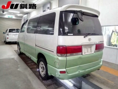 TOYOTA HIACE REGIUS