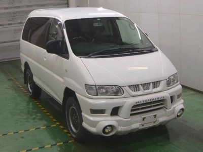 MITSUBISHI DELICA SPACE GEAR