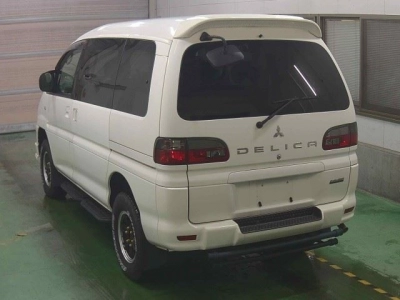 MITSUBISHI DELICA SPACE GEAR