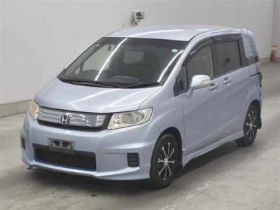 HONDA FREED SPIKE HYBRID
