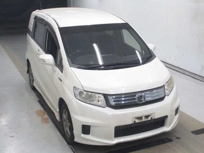 HONDA FREED SPIKE