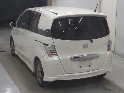 HONDA FREED SPIKE