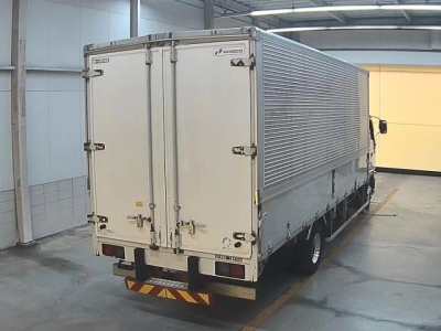 MITSUBISHI FUSO FIGHTER