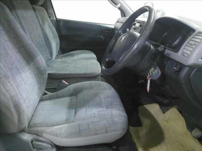 TOYOTA HIACE COMMUTER