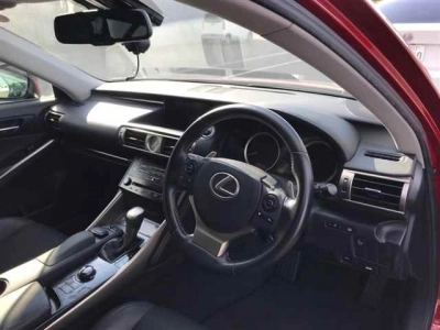 LEXUS IS