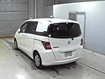 HONDA FREED SPIKE