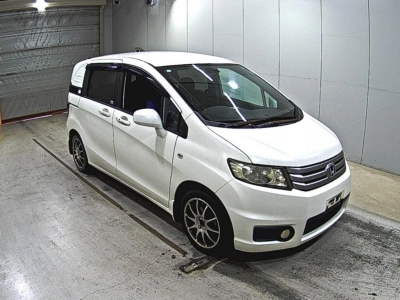 HONDA FREED SPIKE