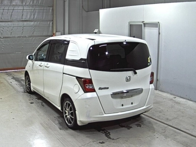 HONDA FREED SPIKE