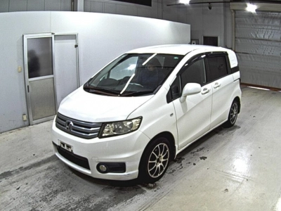 HONDA FREED SPIKE