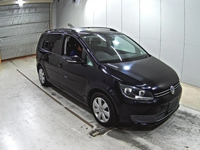 VOLKSWAGEN GOLF TOURAN