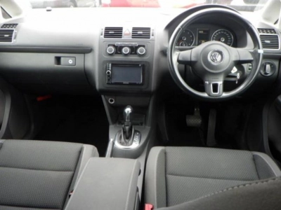 VOLKSWAGEN GOLF TOURAN