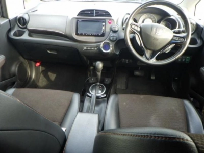 HONDA FIT SHUTTLE HYBRID