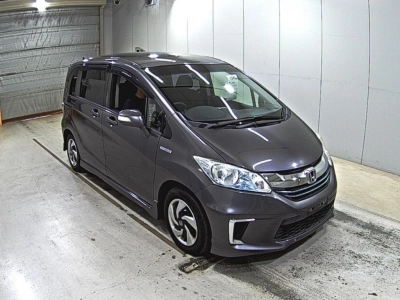 HONDA FREED HYBRID