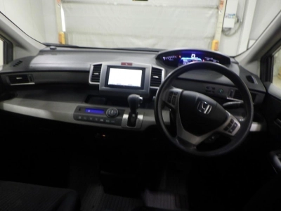 HONDA FREED HYBRID