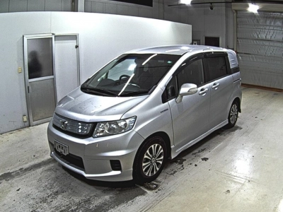 HONDA FREED SPIKE HYBRID