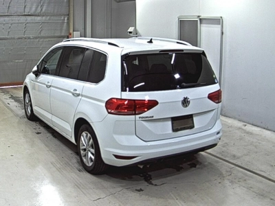 VOLKSWAGEN GOLF TOURAN