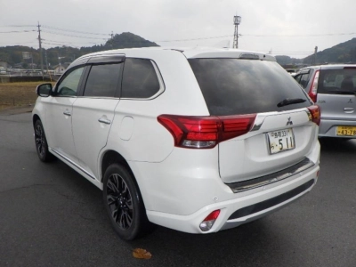 MITSUBISHI OUTLANDER PHEV