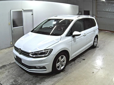 VOLKSWAGEN GOLF TOURAN